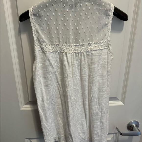 For Cynthia - Cream Sleeveless Blouse with Ruffled Mandarin Collar - Size Small - Picture 4 of 6